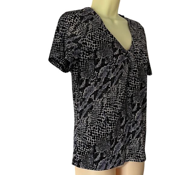 Jones Wear Purple & Black Snakeskin Print Knit Top Blouse Woman Size Medium - Picture 2 of 9